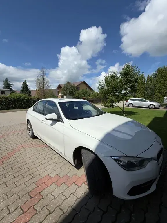 Gebraucht BMW 330 Sport Line 252 PS (185 kW) 2017 Weiß Limousine