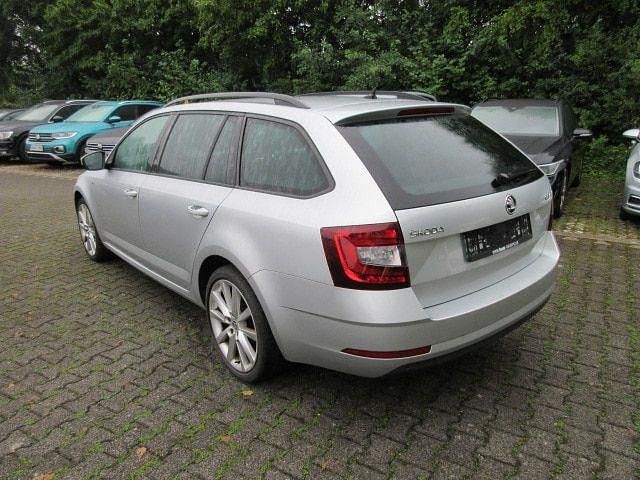 Gebraucht Skoda Octavia Ambition 116 PS (85 kW) 2019 Brillantsilber metallic Kombi