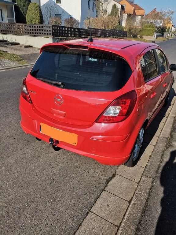 Gebraucht Opel Corsa Color Edition 90 PS (66 kW) 2009 Rot Kleinwagen