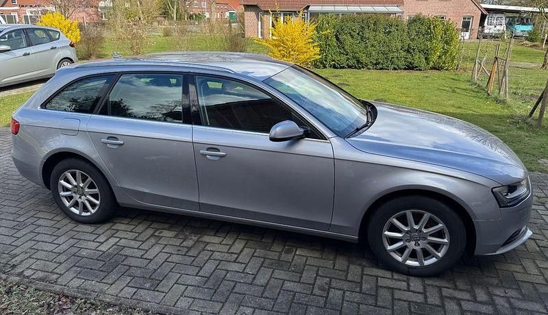 Gebraucht Audi A4 Attraction 150 PS (110 kW) 2015 Silber Limousine