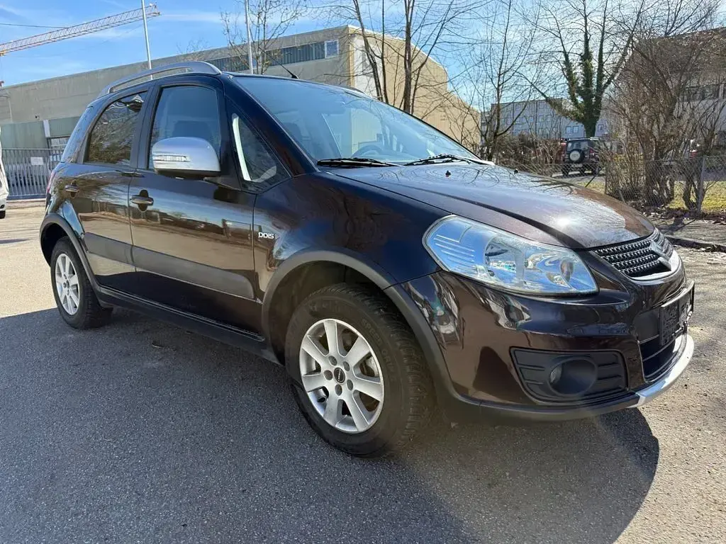 Gebraucht Suzuki SX4 Club 135 PS (99 kW) 2013 Braun Limousine