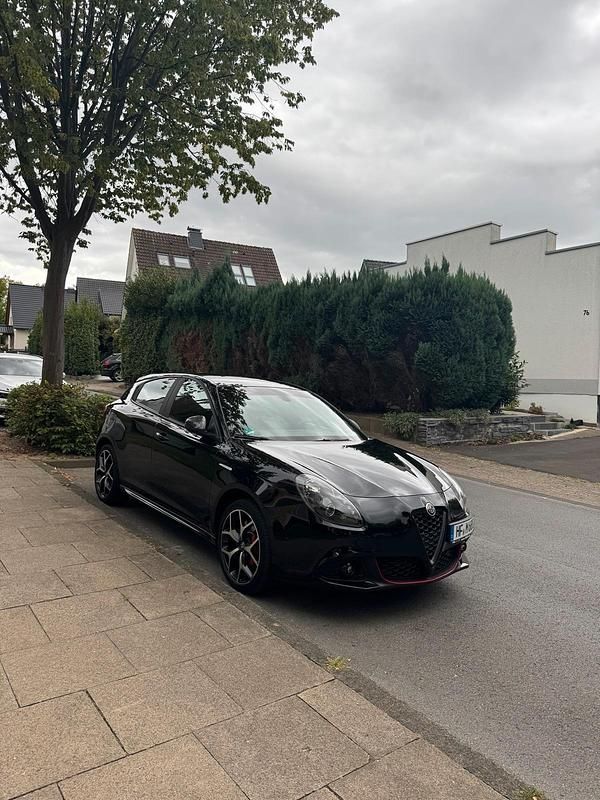 Schwarz Gebraucht 2021 Alfa Romeo Sprint Sprint Coupé | 18.500 € - Bild 1/4