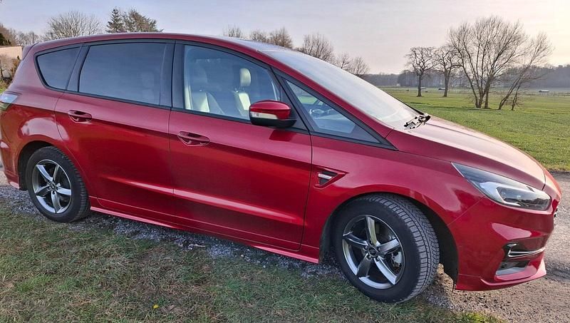 Gebraucht Ford S-MAX ST-Line 190 PS (139 kW) 2022 Rot Van / Kleinbus
