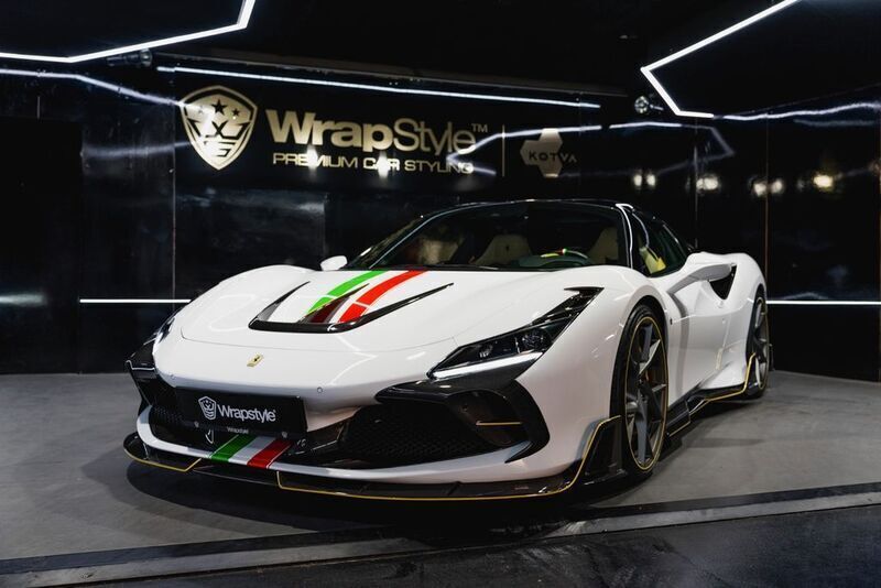 Weiß Gebraucht 2021 Ferrari F8 Cabrio | 399.900 € - Bild 1/4