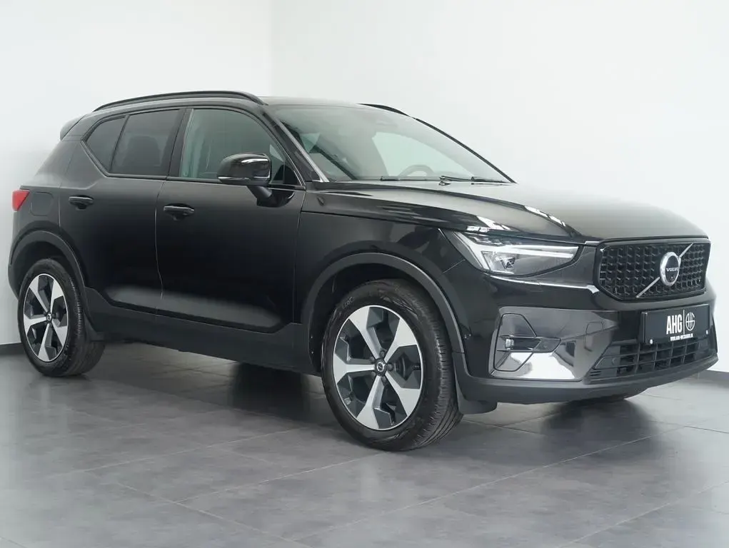 Gebraucht Volvo XC40 Ultimate 197 PS (144 kW) 2023 Onyx black / metallic SUV