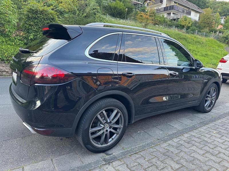 Gebraucht Porsche Cayenne 245 PS (180 kW) 2012 Schwarz SUV