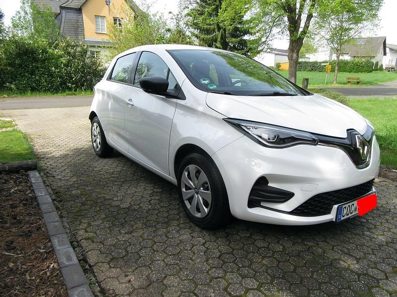 Weiß Gebraucht 2021 Renault Zoe Life Kleinwagen | 12.600 € (Guter Preis) - Bild 1/4