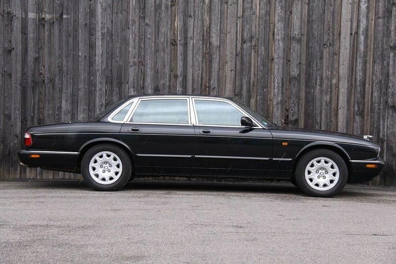Gebraucht Jaguar XJ Executive 237 PS (174 kW) 2000 Schwarz metallic Limousine