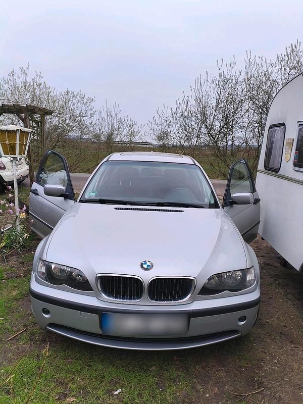 Gebraucht BMW 318 2002 Silber Limousine