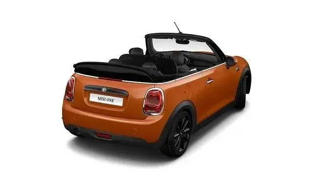 Gebraucht Mini One Cabriolet 102 PS (75 kW) 2020 Orange Cabrio