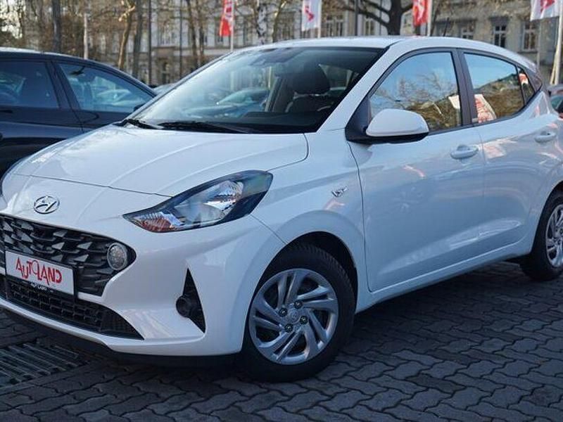 Gebraucht Hyundai i10 Select 67 PS (49 kW) 2021 Weiß Kleinwagen