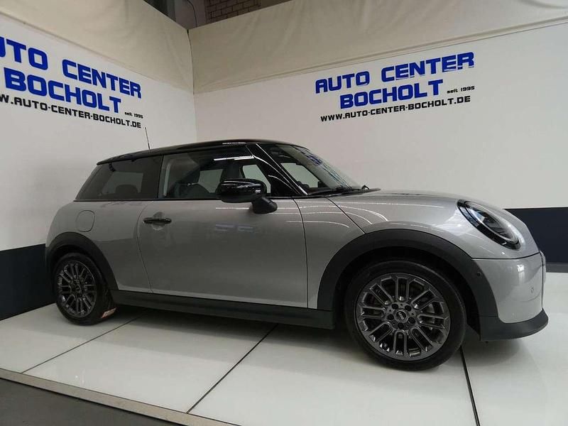Gebraucht Mini Cooper Classic 156 PS (114 kW) 2024 Melting silver iii Kleinwagen