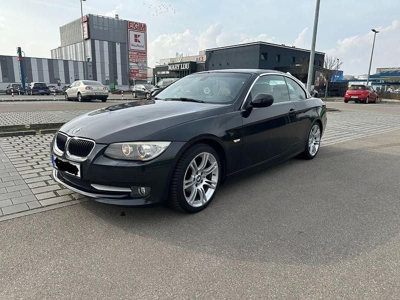Gebraucht BMW 320 Cabriolet 170 PS (125 kW) 2010 Schwarz Cabrio