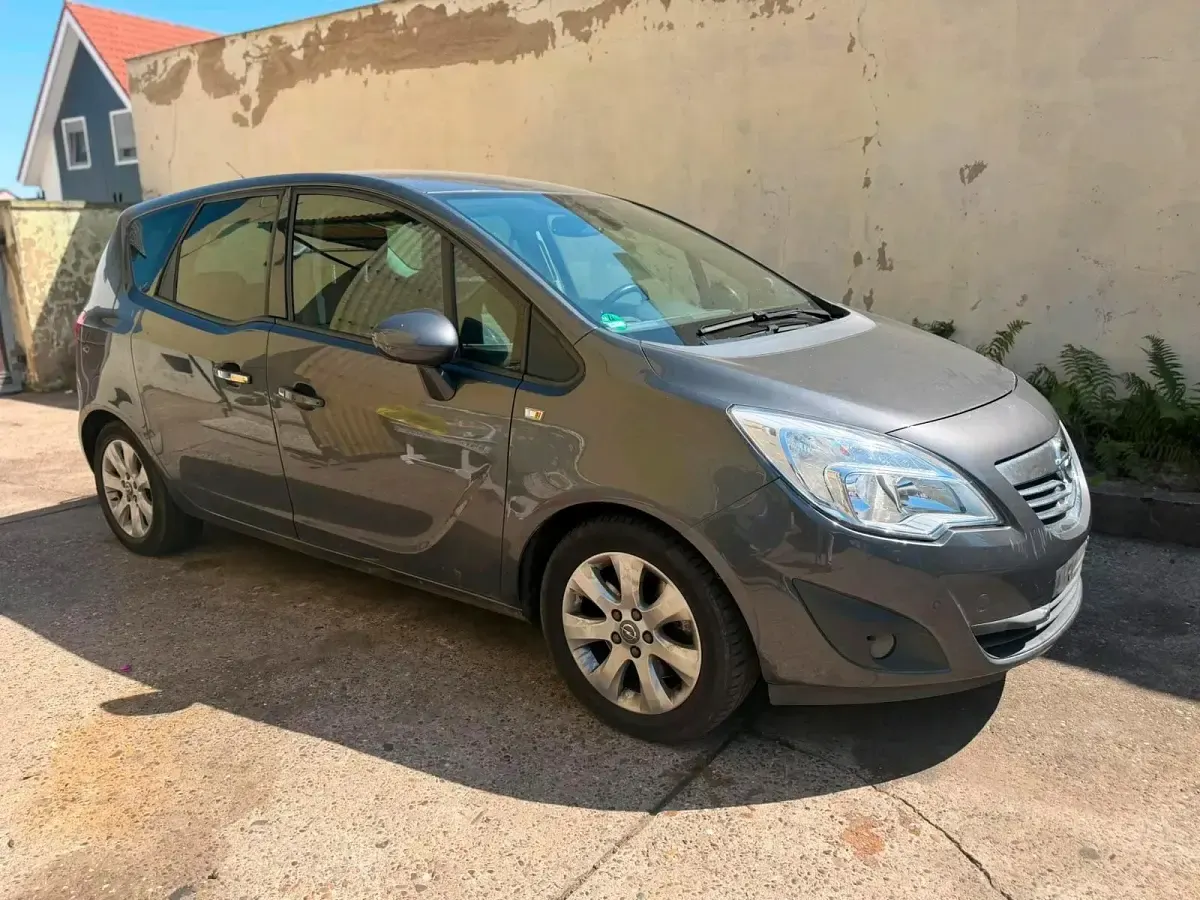 Gebraucht Opel Meriva 110 PS (80 kW) 2011 Andere farben Van / Kleinbus