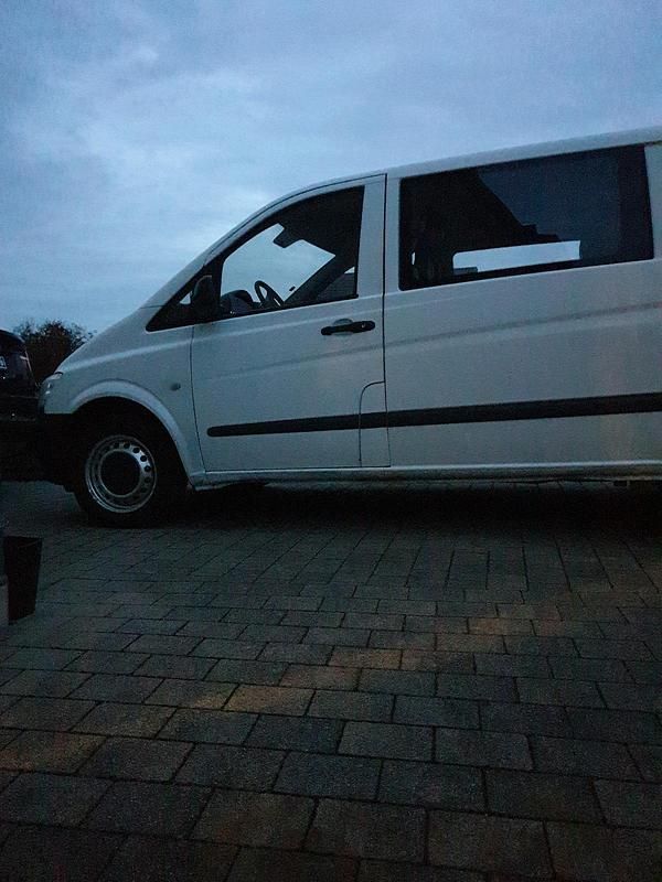 Weiß Gebraucht 2011 Mercedes Vito Van / Kleinbus | 5.400 € - Bild 1/4