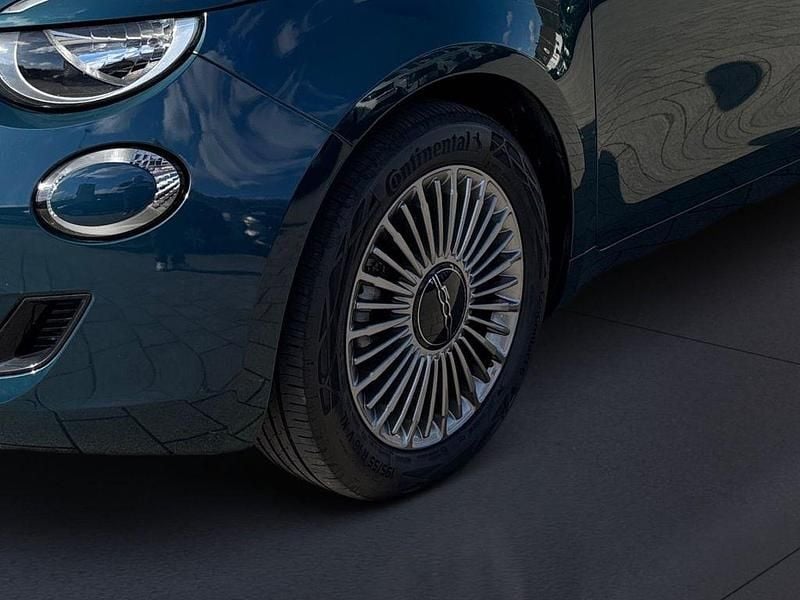 Gebraucht Fiat 500e Icon 86 kW (118 PS) 2023 Colore esterno (ozean grün) Limousine