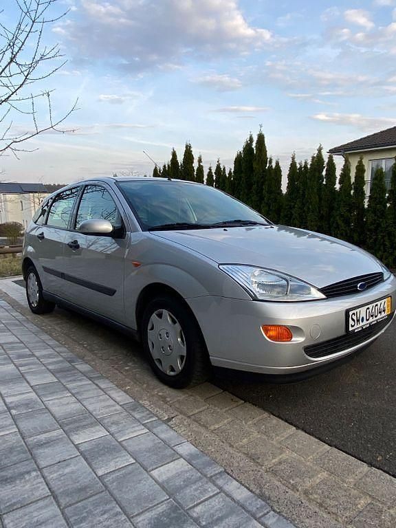 Gebraucht Ford Focus 101 PS (74 kW) 2001 Silber Limousine