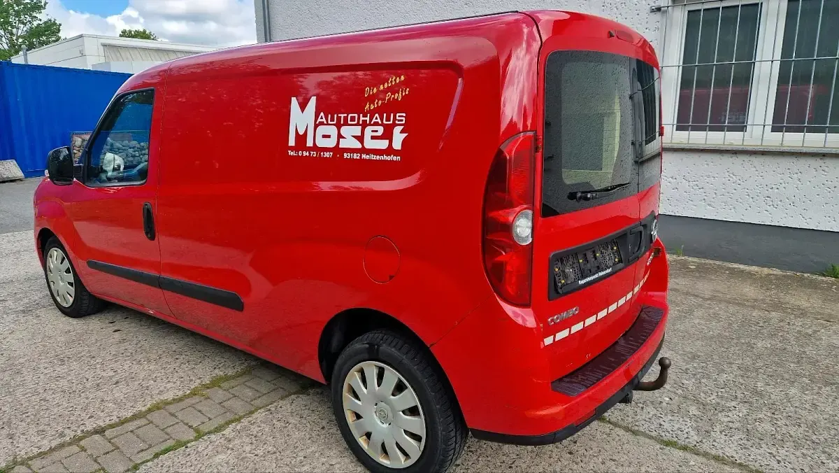 Używany Opel Combo 135 KM (99 kW) 2012 Czerwony Minivan