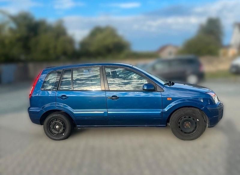 Gebraucht Ford Fusion 80 PS (58 kW) 2010 Blau Kleinwagen