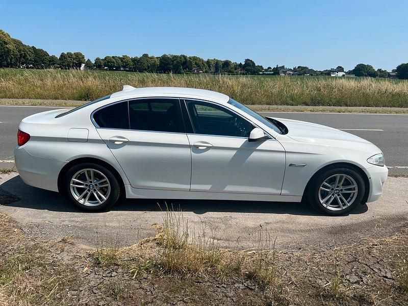 Weiß Gebraucht 2013 BMW 530 Limousine | 14.950 € (Fairer Preis) - Bild 1/4