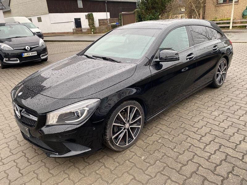 Gebraucht Mercedes CLA200 136 PS (100 kW) 2015 Schwarz Kombi