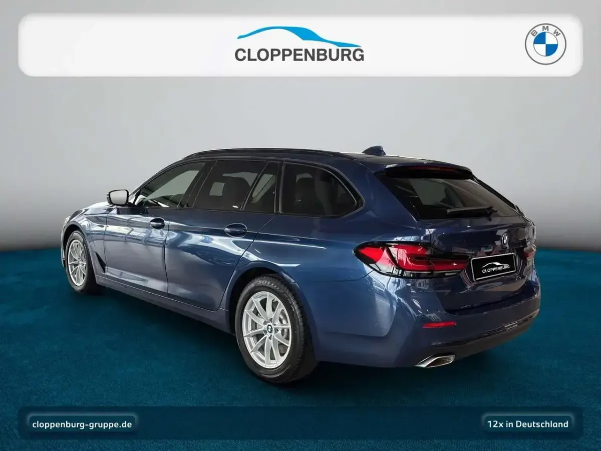 Gebraucht BMW 520 Sport Line 190 PS (139 kW) 2023 Blau Limousine