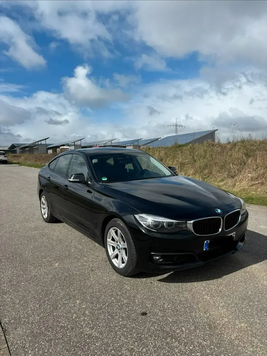 Gebraucht BMW 318 150 PS (110 kW) 2018 Schwarz Limousine