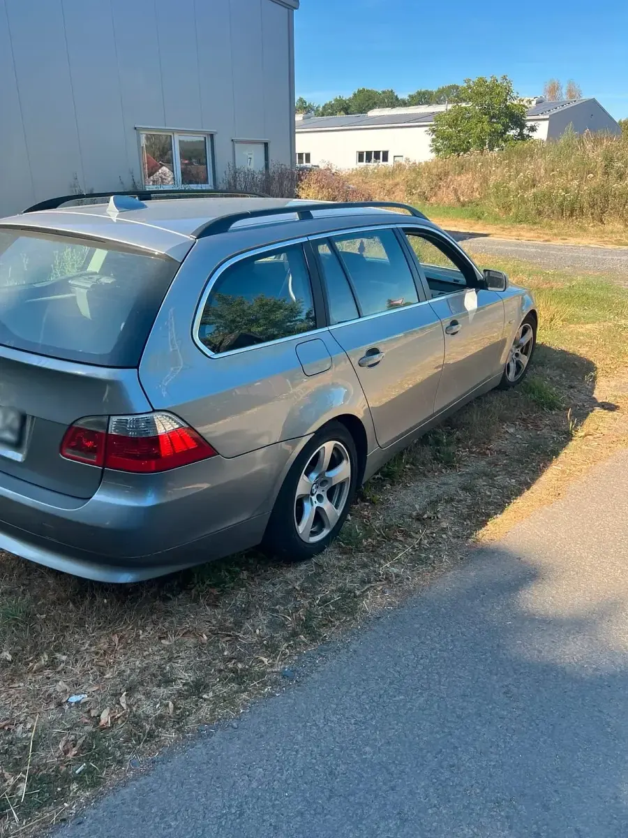 Gebraucht BMW 525 210 PS (154 kW) 2004 Grau Limousine