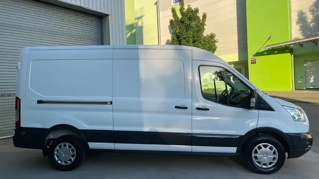 Gebraucht Ford Transit Trend 170 PS (125 kW) 2019 Weiß Van / Kleinbus