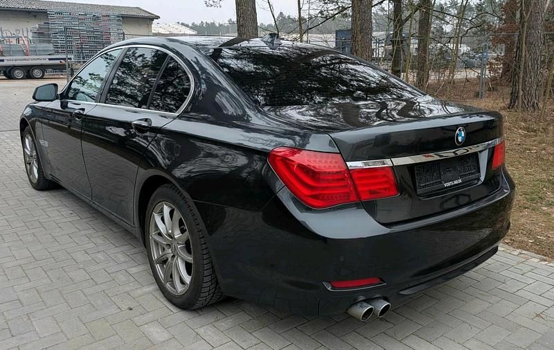 Gebraucht BMW 730 245 PS (180 kW) 2009 Grau Limousine