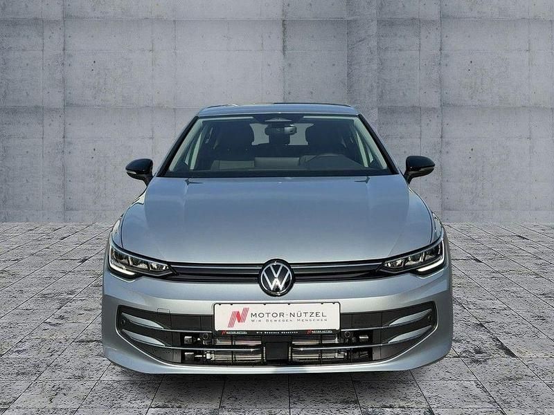 Neu VW Golf VIII 116 PS (85 kW) 2026 Silber Limousine