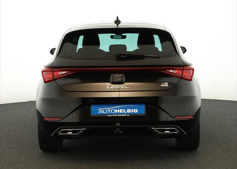Gebraucht Seat Leon FR 204 PS (150 kW) 2023 Mitternachtsschwarz metallic SUV