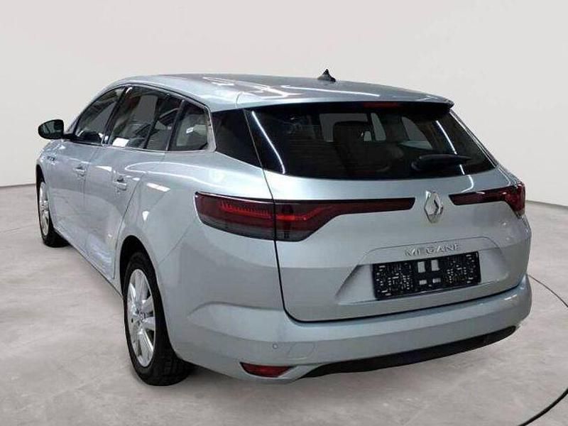 Gebraucht Renault Mégane IV Equilibre 116 PS (85 kW) 2023 Silber Limousine