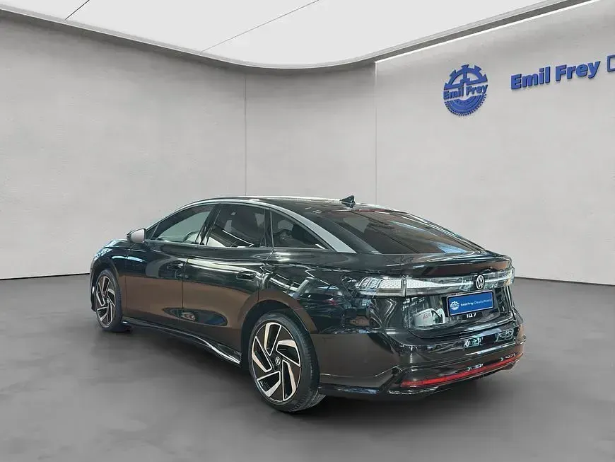 Używany VW ID.7 Pro 210 kW (286 KM) 2024 Czarny Hatchback