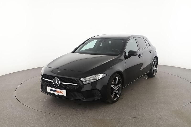Schwarz Gebraucht 2019 Mercedes A180 Progressive Limousine | 20.820 € (Teuer) - Bild 1/3