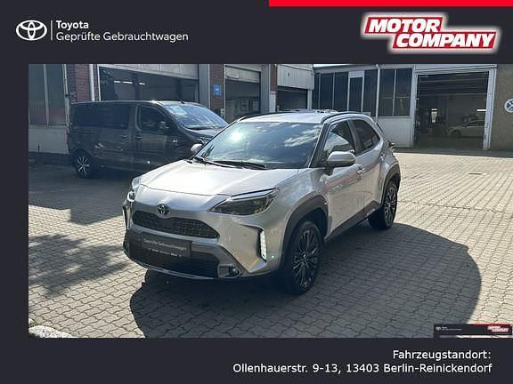 Shimmering silver metallic Gebraucht 2023 Toyota Yaris Hybrid Advance | 28.490 € (Etwas zu teuer) - Bild 1/4