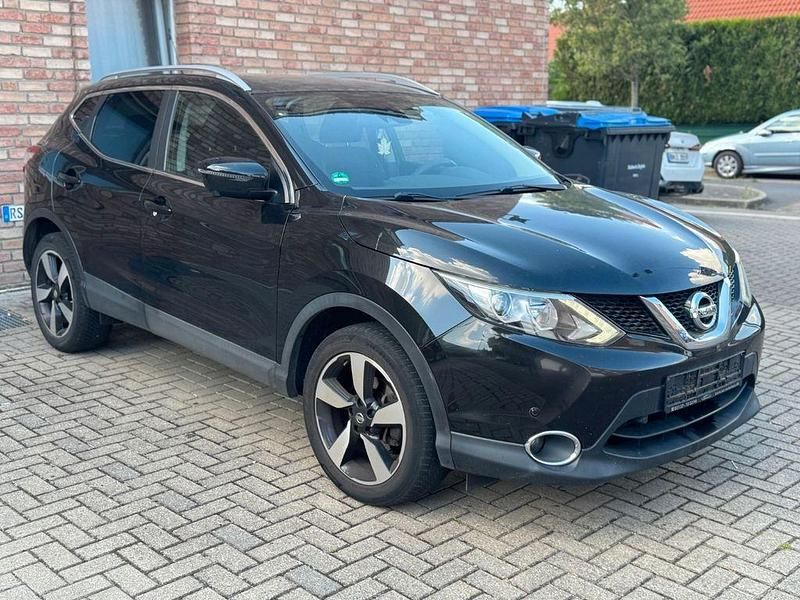 Schwarz Gebraucht 2017 Nissan Qashqai N-Connecta SUV | 12.300 € (Guter Preis) - Bild 1/4