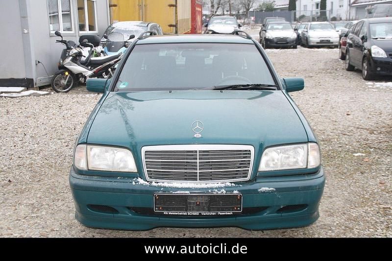 Gebraucht Mercedes C180 122 PS (89 kW) 2000 Grün Kombi