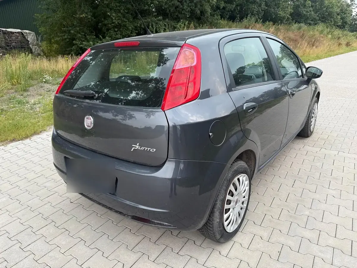 Gebraucht Fiat Grande Punto 78 PS (57 kW) 2010 Grau Kleinwagen