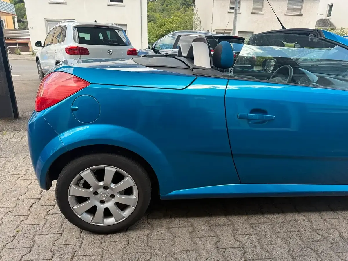 Gebraucht Opel Tigra 90 PS (66 kW) 2004 Blau Cabrio
