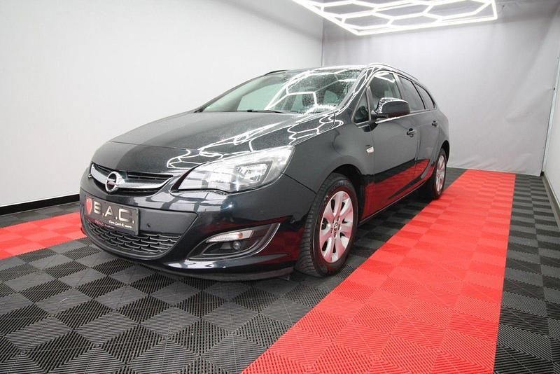 Gebraucht Opel Astra Style 140 PS (102 kW) 2014 Schwarz Kombi
