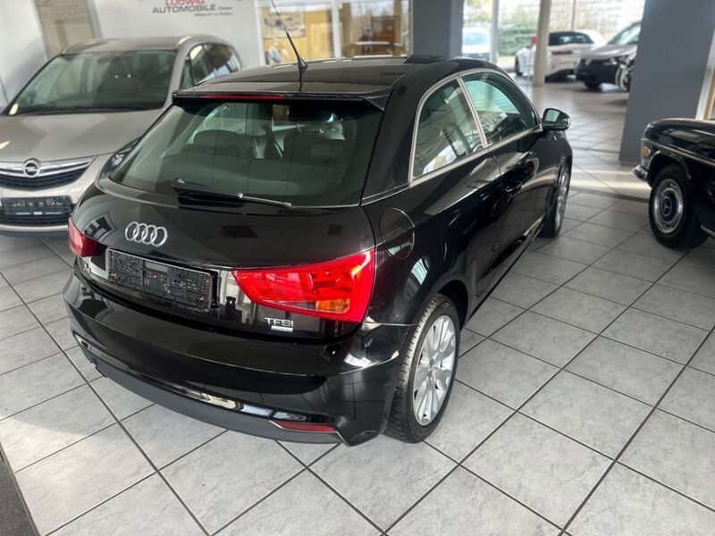 Gebraucht Audi A1 95 PS (69 kW) 2015 Brilliant black Kleinwagen