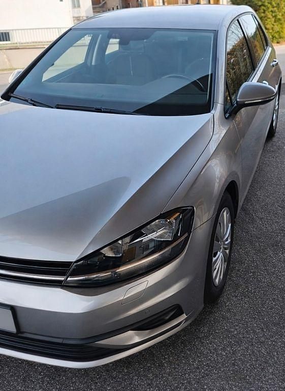 Gebraucht VW Golf VII 110 PS (80 kW) 2017 Silber Limousine