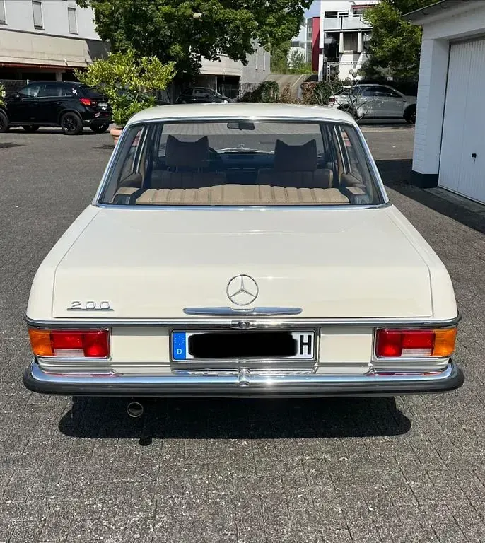 Gebraucht Mercedes 200 101 PS (74 kW) 1975 Limousine