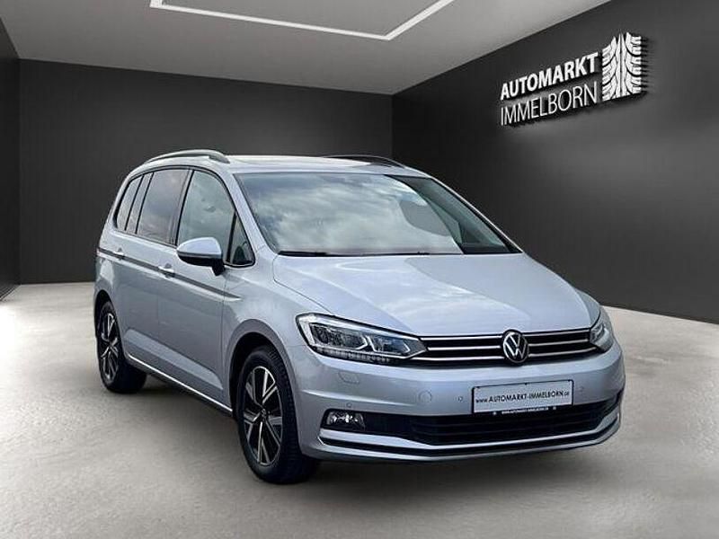 Silber Gebraucht 2023 VW Touran Comfortline Van / Kleinbus | 29.440 € (Fairer Preis) - Bild 1/4