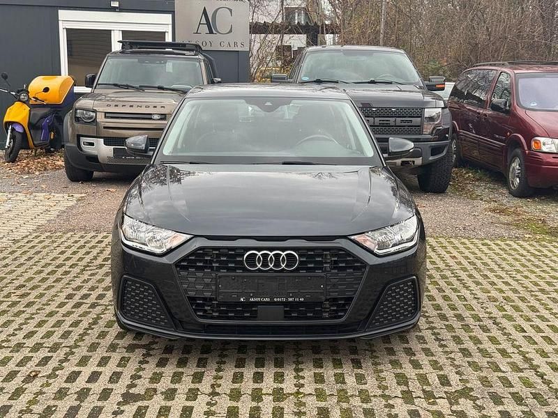 Grau Gebraucht 2019 Audi A1 Sportback Kleinwagen | 17.999 € (Guter Preis) - Bild 1/4