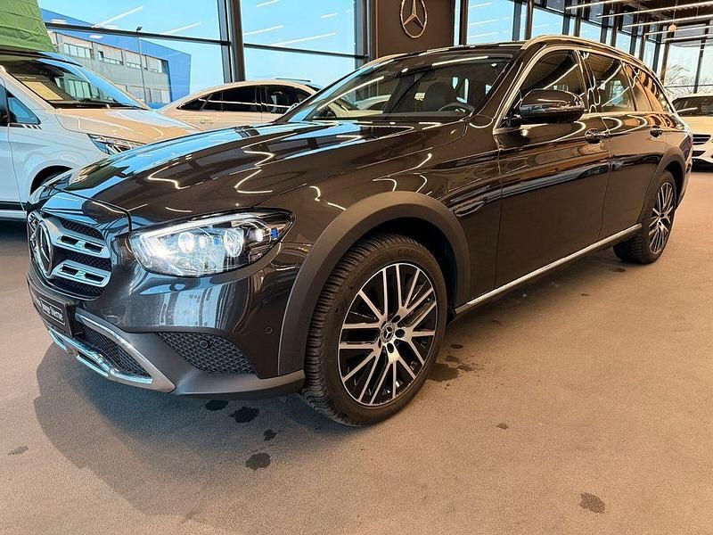 Gebraucht Mercedes E400 Avantgarde 330 PS (242 kW) 2022 Grau Limousine