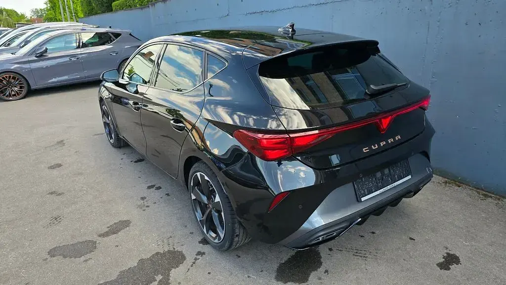 Gebraucht Cupra Leon 150 PS (110 kW) 2025 Midnight schwarz metallic Limousine