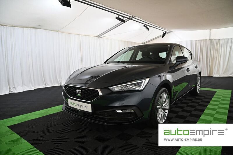 Magneticgrau Gebraucht 2023 Seat Leon Style Limousine | 20.790 € (Guter Preis) - Bild 1/3
