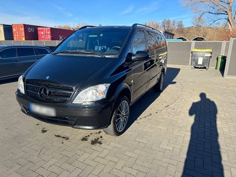Schwarz Gebraucht 2011 Mercedes Vito Van | 20.499 € - Bild 1/4